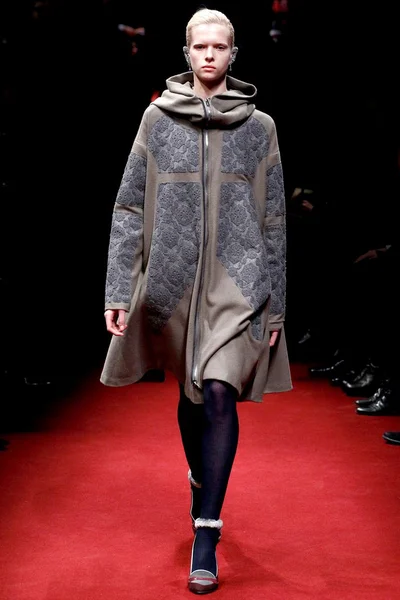 Look 9